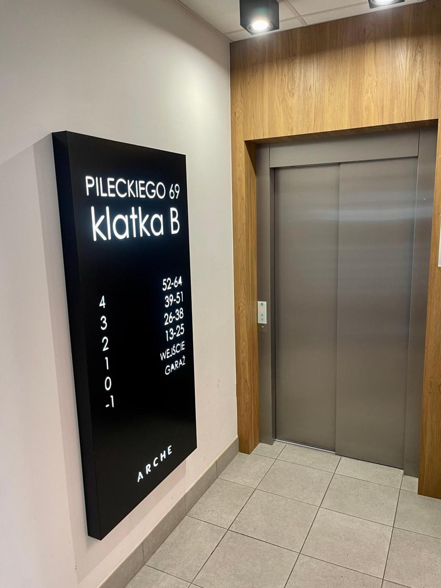 شقة Time&House Pileckiego Przy Centrum Onkologi I Klinice Novum Apartament Na Wylacznosc Pokoj,Sypialnia,Lozko, Lazienka,Kuchnia وارسو المظهر الخارجي الصورة